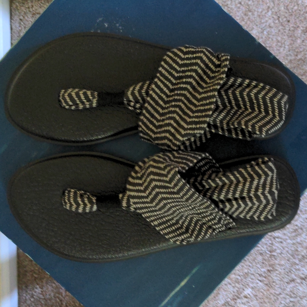 Sanuk Sandals, size 8